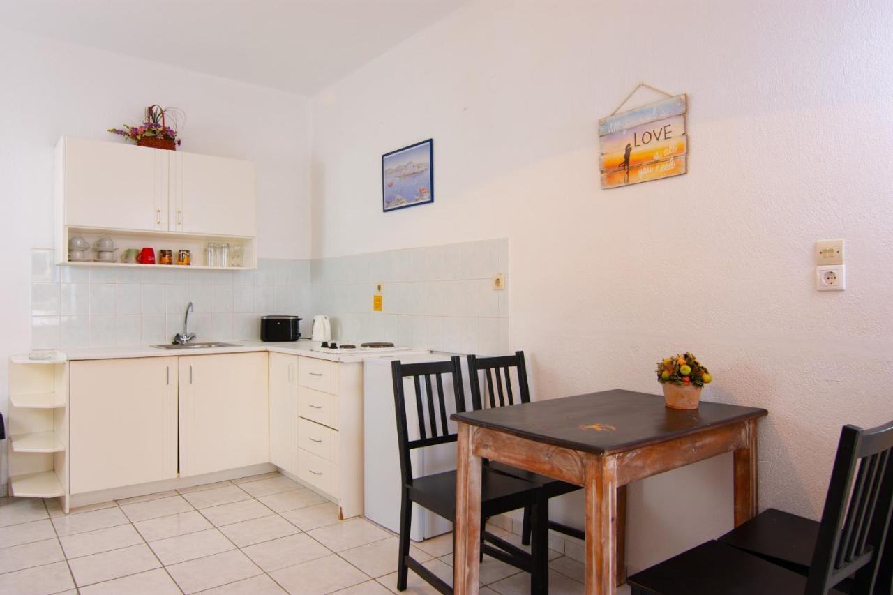 Hiona Seaside Apartment Elounda Екстериор снимка
